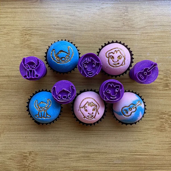 IMG_3360 Carimbo para Brigadeiro Alien Azul – Marcador Decorativo - Image 1