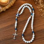 Terço Nossa Senhora Aparecida - Contas Brancas e Azul Marinho, Feito a Mão