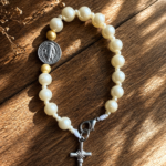 Terço Pulseira São Bento Pérola - Importado do Brasil