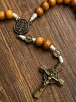 Terço São Bento Madeira Clara - Importado do Brasil Feiro a Mão - Imagem 3