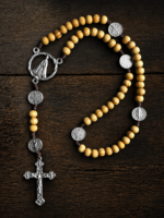 Terço Nossa Senhora Aparecida com São Bento - Madeira e Aço Inoxidável Feito à Mão