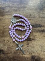 Terço Santo Antônio Rosa Perolado - Feito a Mão - Image 4